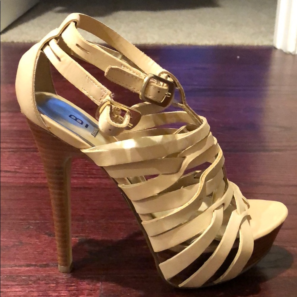 High heels - Picture 2 of 2